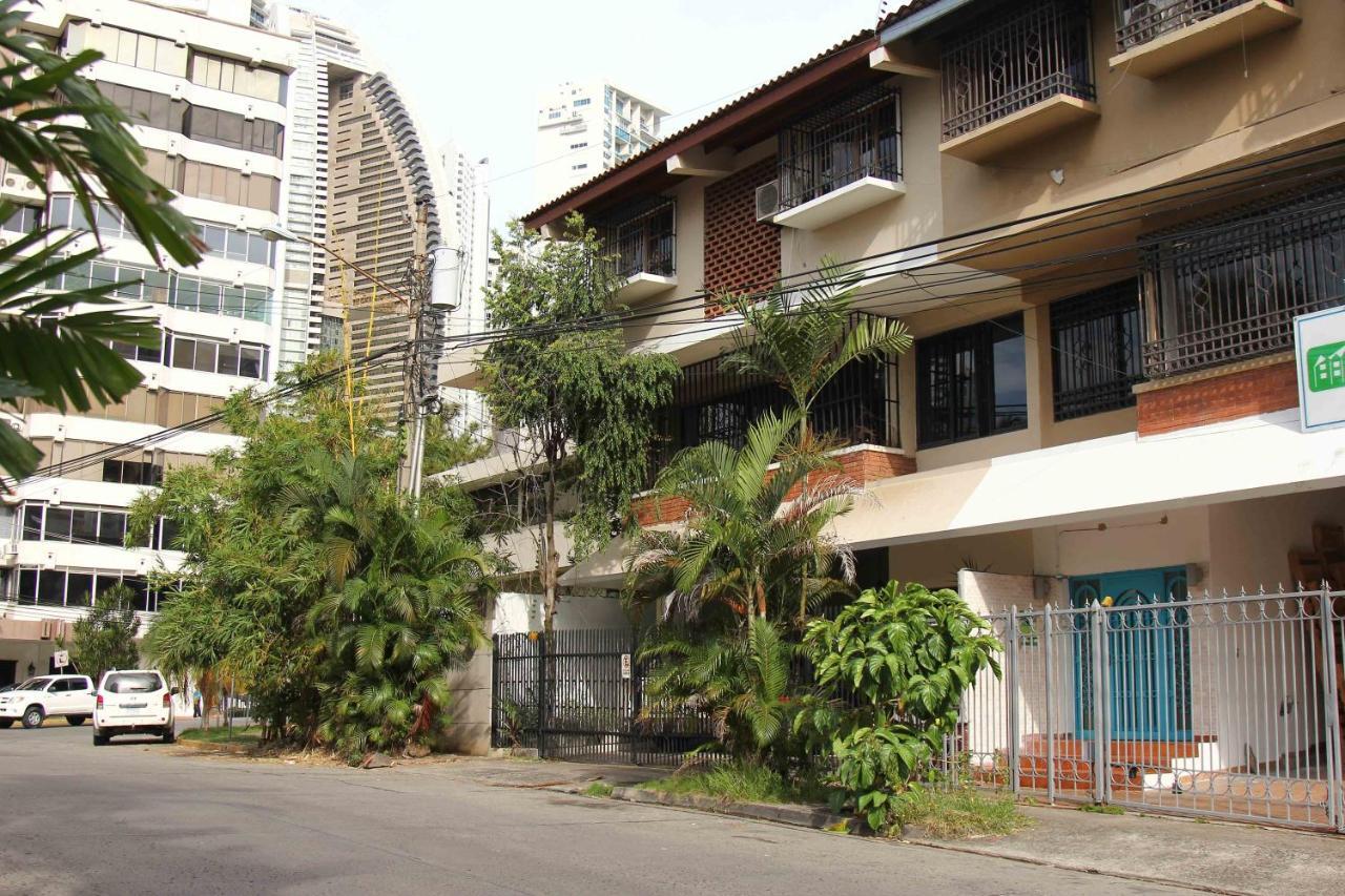 Duplexu Panama Homestay エクステリア 写真
